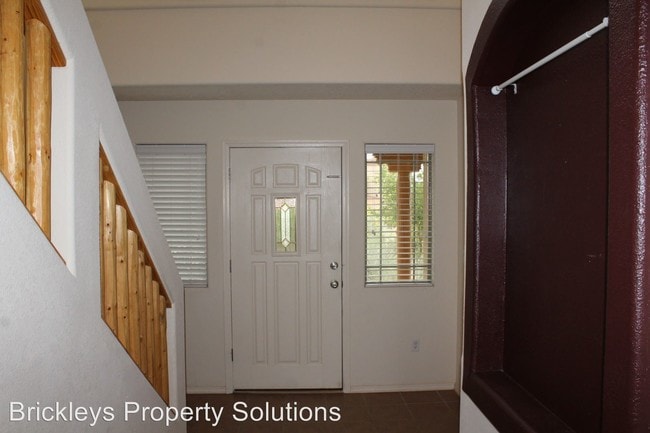 Building Photo - 5 br, 3 bath House - 701 3rd St NE
