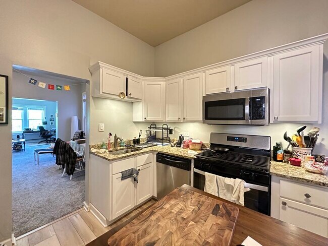 Foto del edificio - 1622 N Campbell Ave