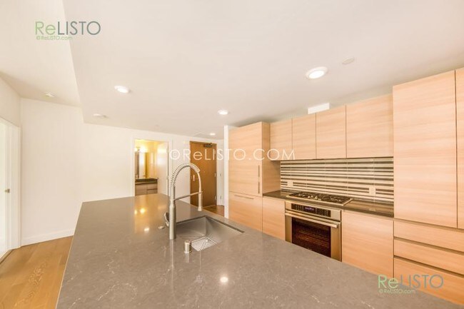 Foto del edificio - 718 Long Bridge Street