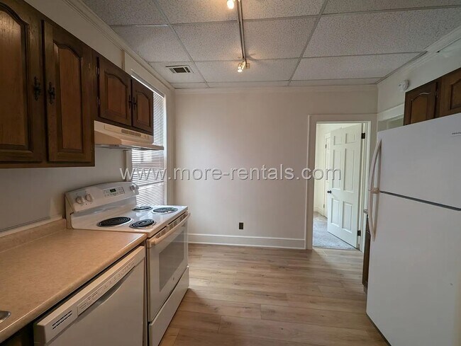 Foto del edificio - 51 Stewart Ave