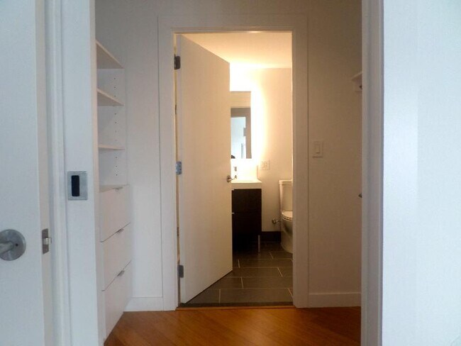 Foto del edificio - 125 Kingston St