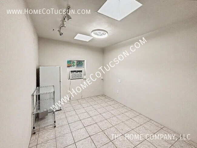 Foto del edificio - 713 N Erin Ave