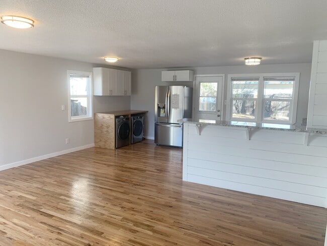 Photo - 2615 Meadowlark Ln House