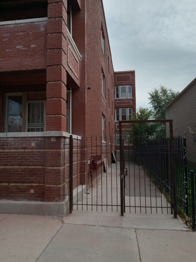 Foto del edificio - 1533 S Ridgeway Ave