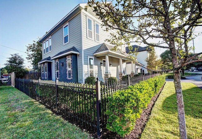 Foto del edificio - 805 W 8th St