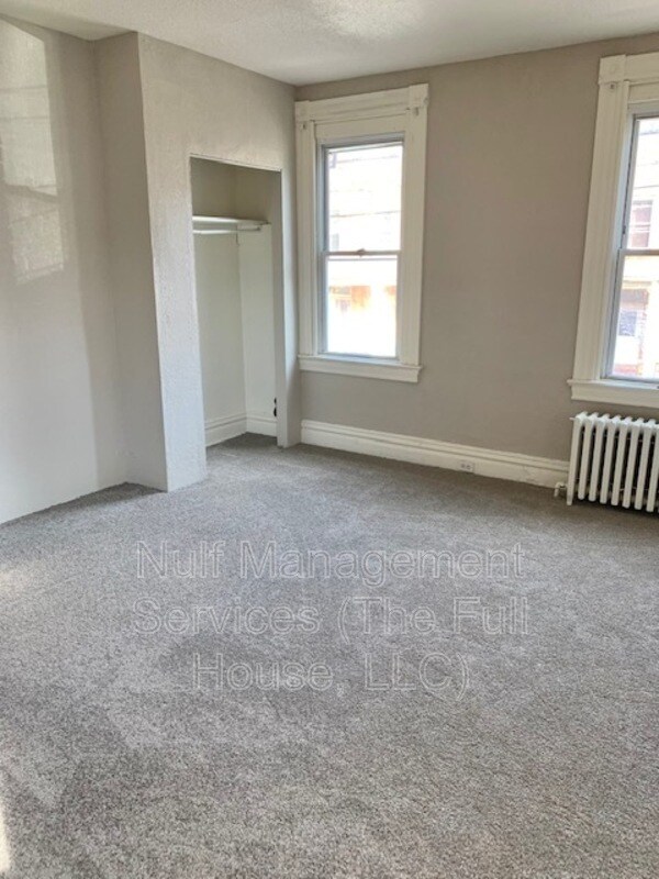 Foto del edificio - 1114-1118 Sutherland St