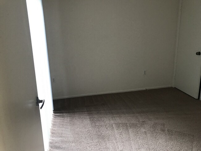 Building Photo - Villa Martinique Townhome for Rent!