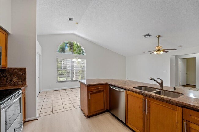 Foto del edificio - 1401 Hideaway Bnd