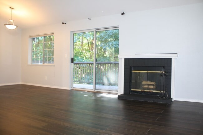 Foto del edificio - Top Floor 3 bdrm Mill Creek Country Club C...