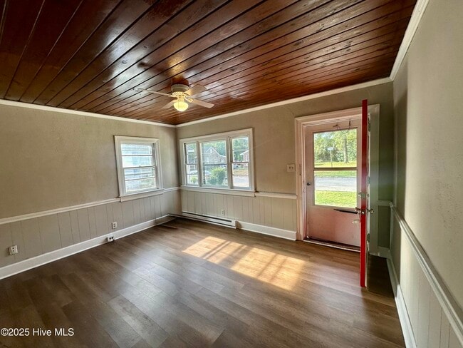 Foto del edificio - 327 Finch St SE
