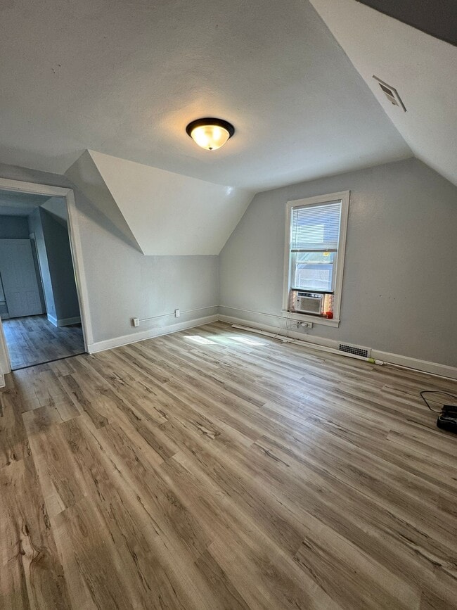 Building Photo - 1614 Sibley Ave