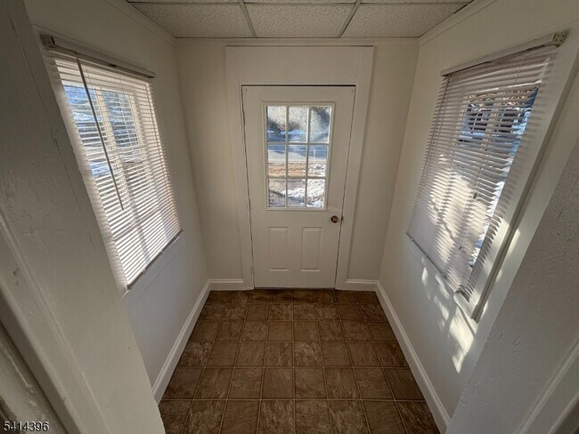 Building Photo - 86 Ringwood Ave