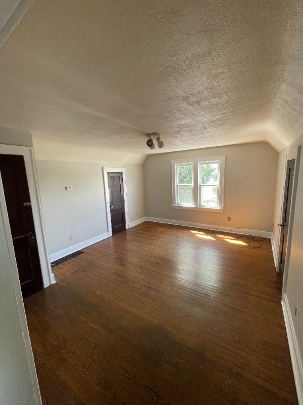 Building Photo - 159 Norwood Ave
