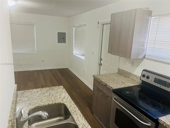 Foto del edificio - 529 SW 3rd St