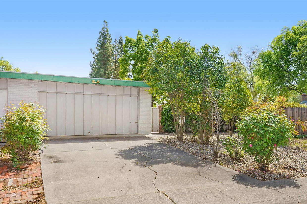 Primary Photo - 1824-1826 Alameda Avenue