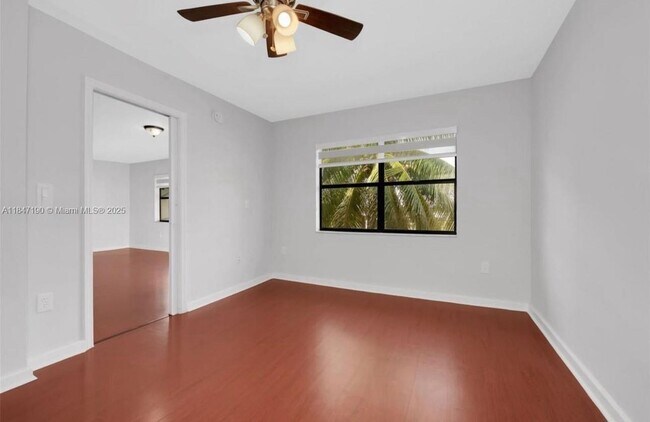 Building Photo - 950 NW 11th St