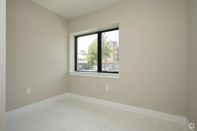 Building Photo - 242 Beacon Ave