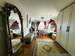 Building Photo - 7 Webster St