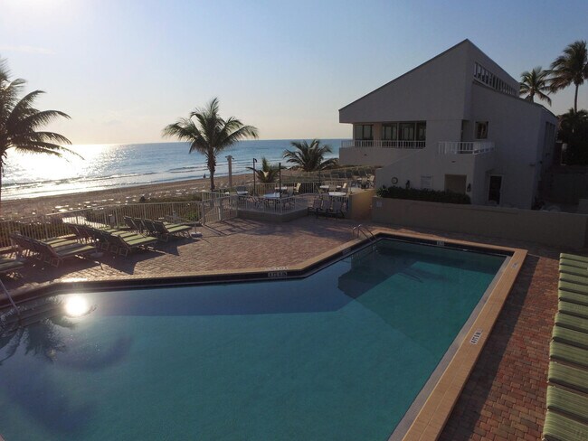 Foto del edificio - 4740 S Ocean Blvd