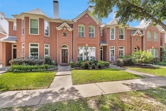 Building Photo - 727 W Heights Hollow Ln
