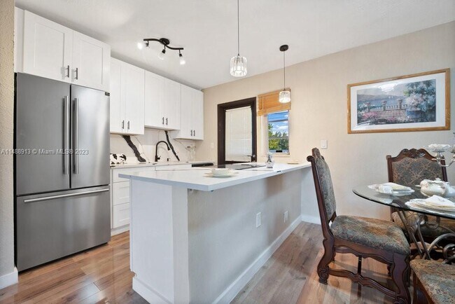 Foto del edificio - 1300 NW 87th St