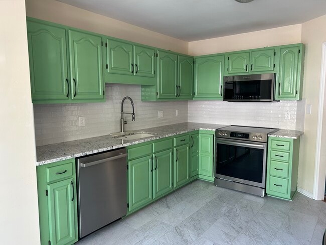 Building Photo - 114 Pickett Ln