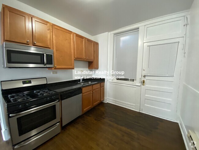 Building Photo - 1606 W Nelson St