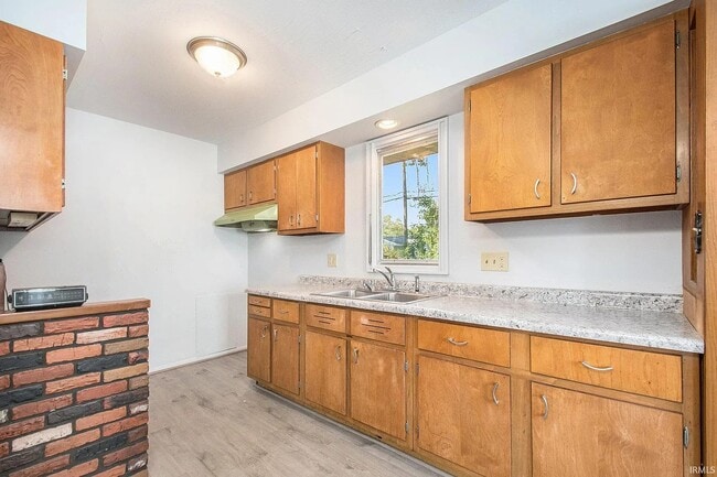 Building Photo - 2715 Edison Rd