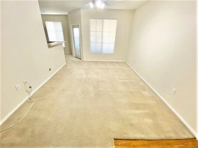 Foto del edificio - COZY ONE BEDROOM CONDO IN GUARD GATED COMM...