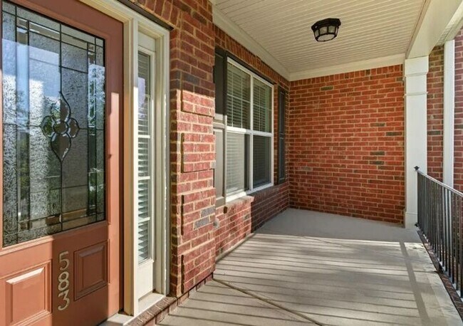 Foto del edificio - Ashley Oaks Luxury Home