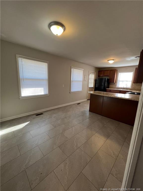 Foto del edificio - 1110 E 11th St