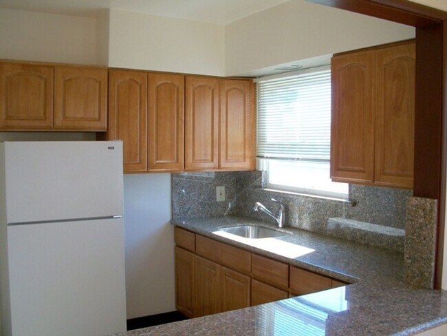 Foto del edificio - One-bedroom apartment in North Berkeley be...