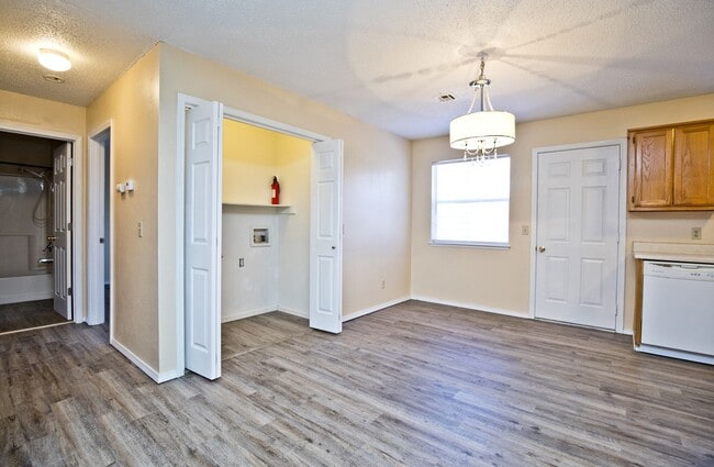 Building Photo - 9050 Grimes Dr