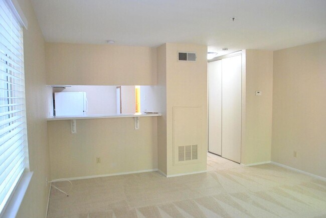 Foto del edificio - NEW PRICE ! Beautiful STUDIO Condo at Sien...