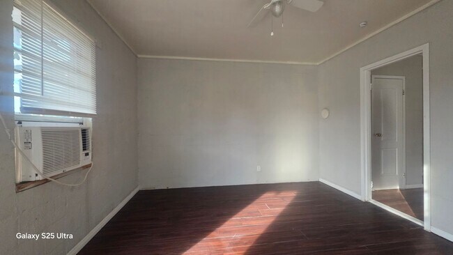 Foto del edificio - 1104 S McKinley St