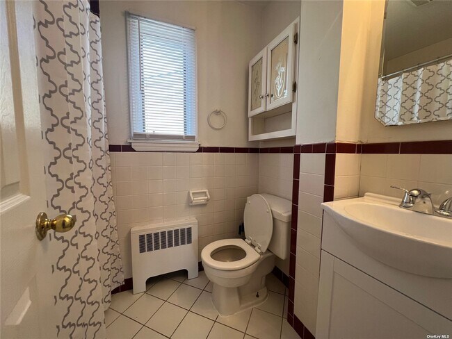 Building Photo - 15 E Hollywood Ave