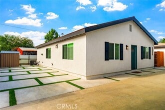 Building Photo - 11920 Laurel Ave