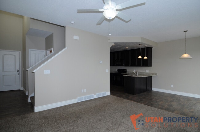 Building Photo - 3755 N Prairie Grass Dr