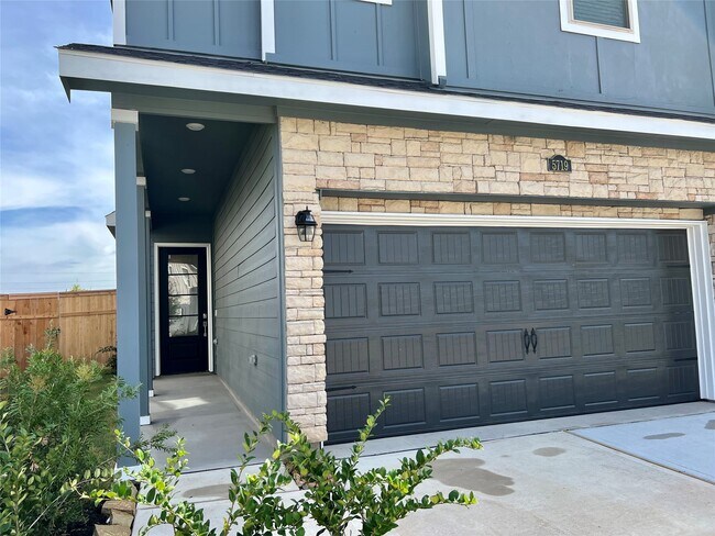 Foto del edificio - 5719 Foggy Vine Ct