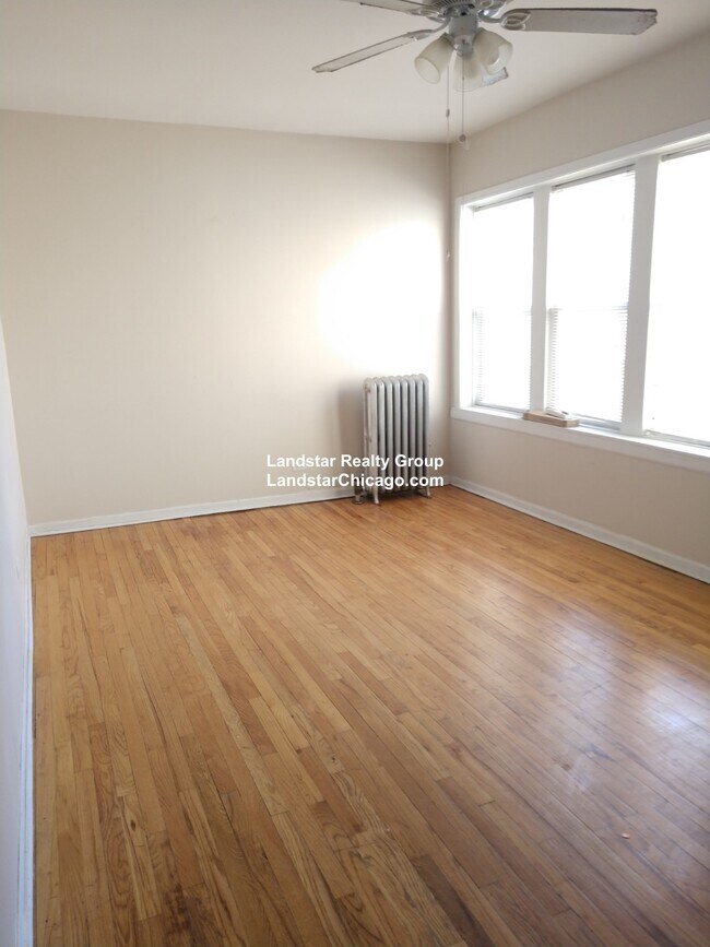 Foto del edificio - 4045.5 N Mozart St