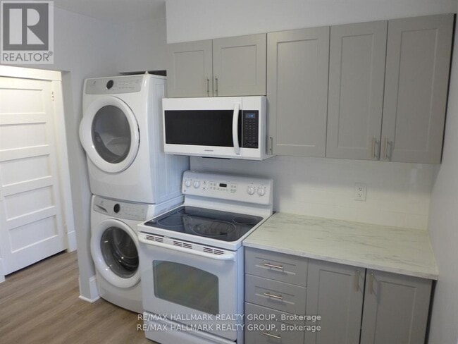 Building Photo - 15 Marier Ave