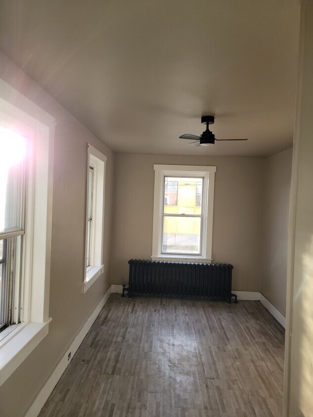 Foto del edificio - 332 S 11th St