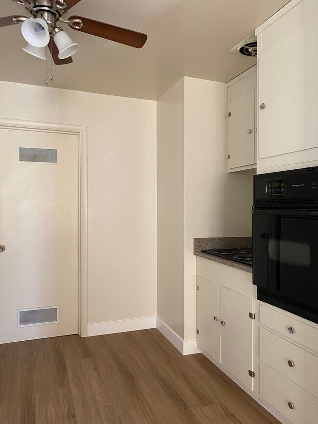 Building Photo - AVAILABLE NOW !!! NORTH VACAVILLE - E. MONTE VISTA AVE 1 bed/1 bath apartment! Private lot with l...