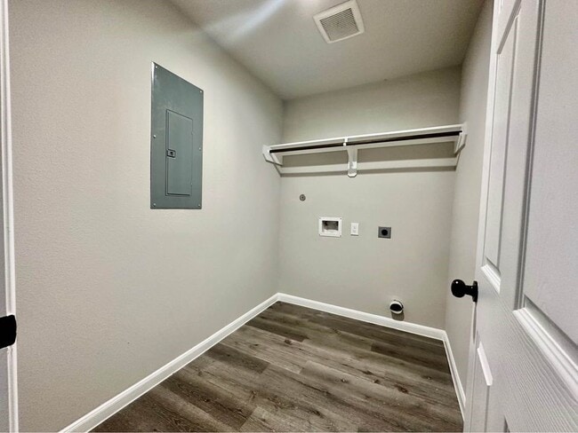 Foto del edificio - 4302 Hirsch Rd