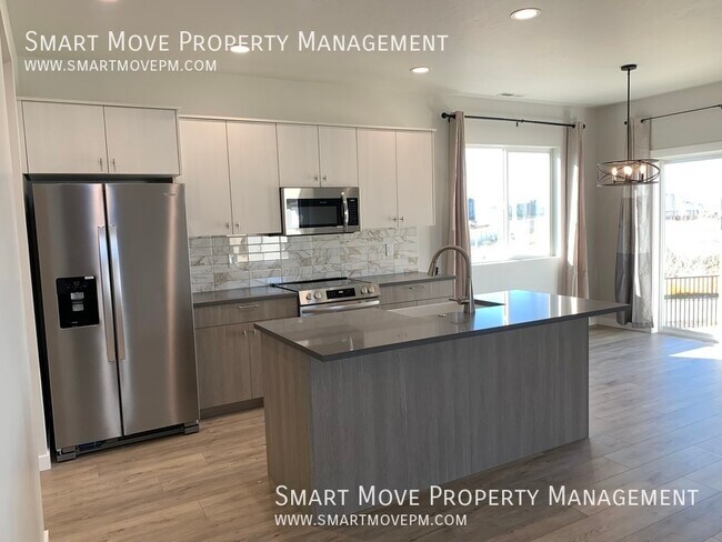 Building Photo - 3553 W Newland St