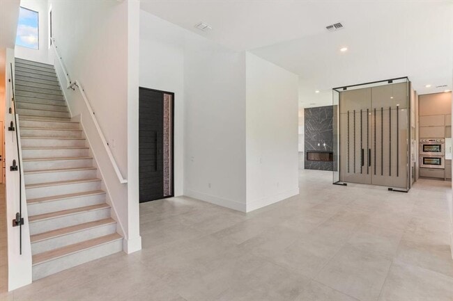 Building Photo - 16825 Bolsena Dr