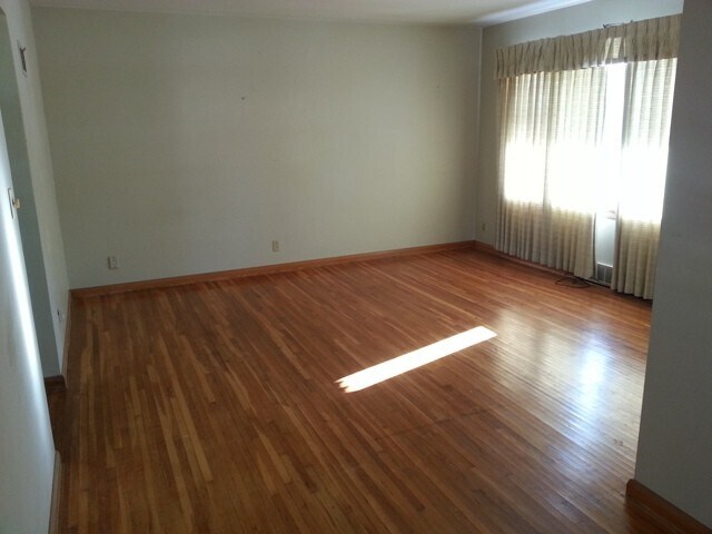 Building Photo - 2 bedroom, 1 bath house