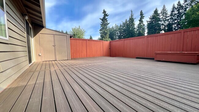 Foto del edificio - 712 126th Ave NE