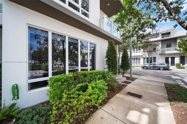 Foto del edificio - 10560 NW 64th Terrace