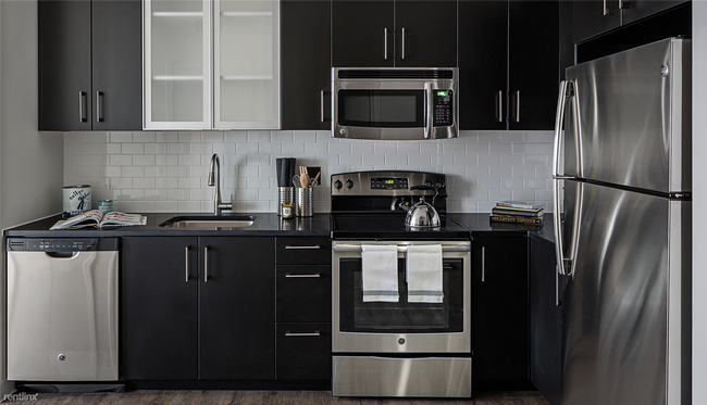 Foto del edificio - 1 br, 1 bath  - 147 E Berkeley St